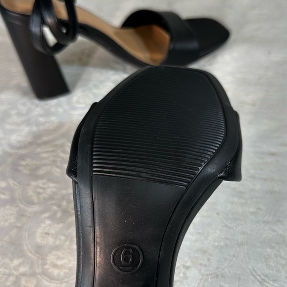 A New Day Black Haley Ankle Strap Flare Heels Size 6 - Picture 8 of 8